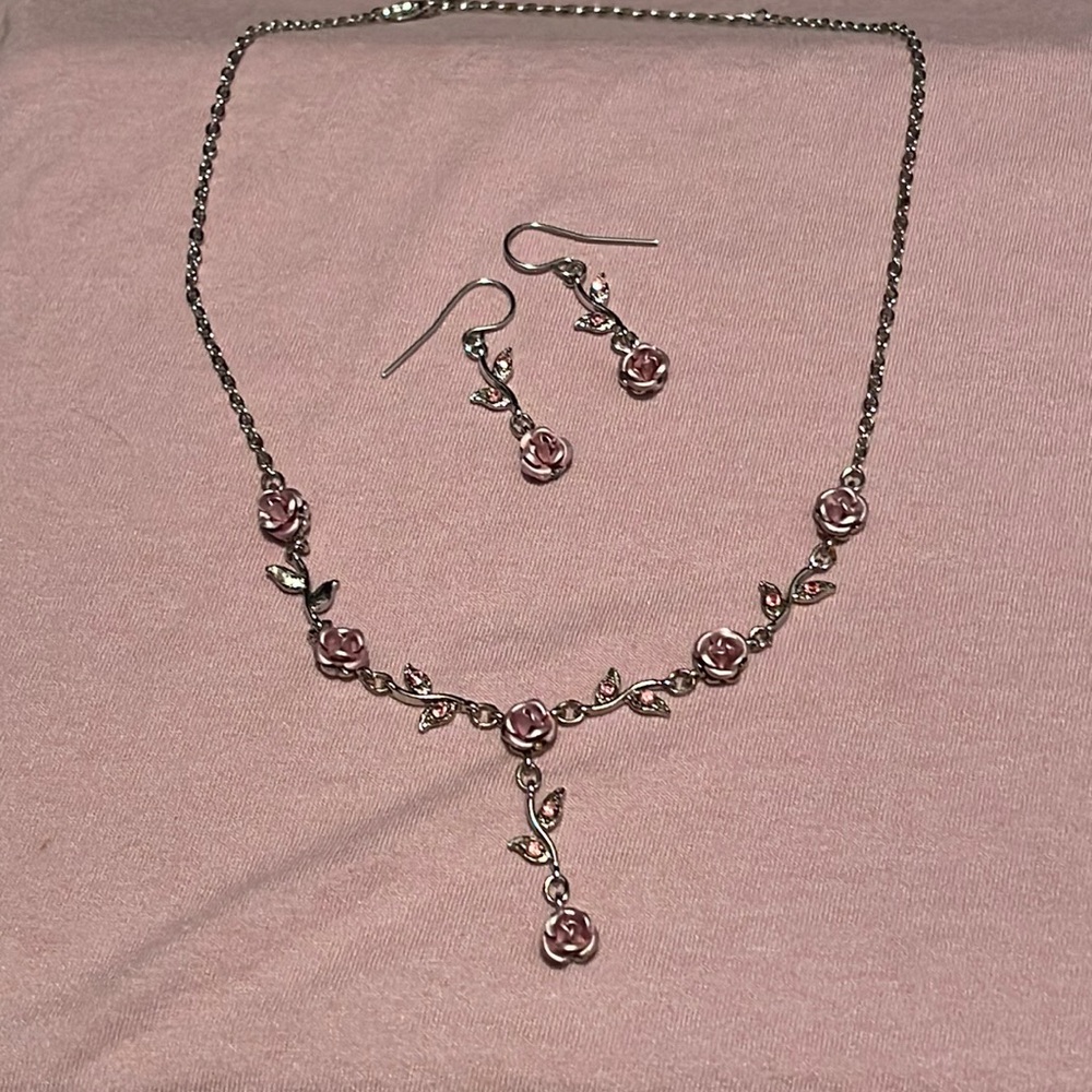 Light Purple Earring and Necklace Set